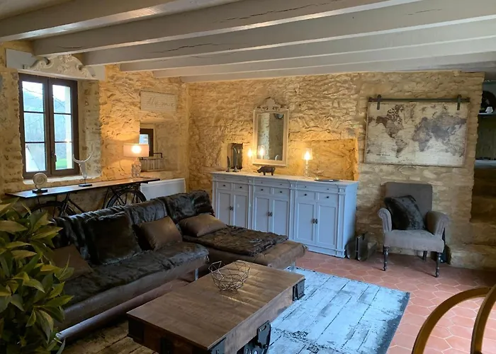 بيت للعطل - Le Reclaud Du Noyer لو بوج