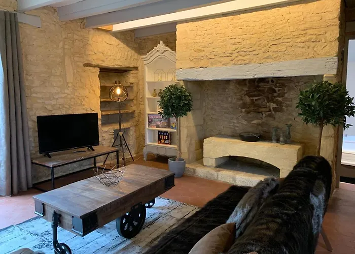 - Le Reclaud Du Noyer بيت للعطل لو بوج