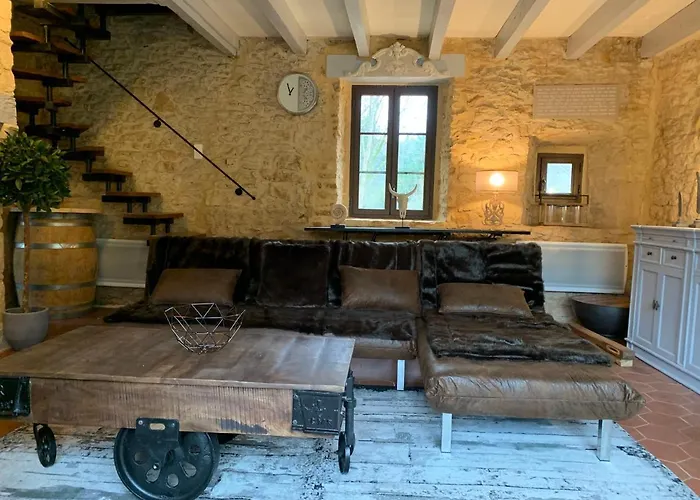 - Le Reclaud Du Noyer بيت للعطل