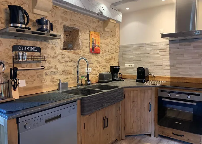 - Le Reclaud Du Noyer * لو بوج