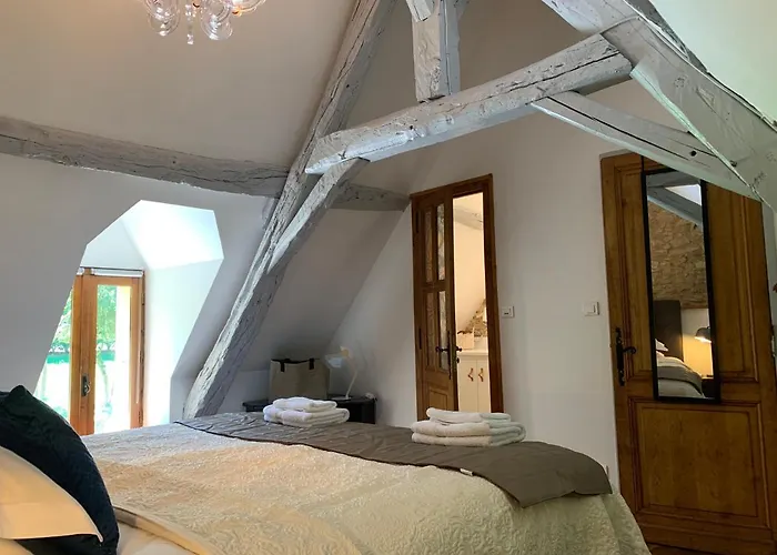 - Le Reclaud Du Noyer لو بوج