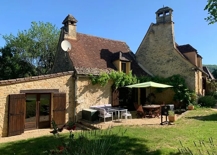 - Le Reclaud Du Noyer * لو بوج